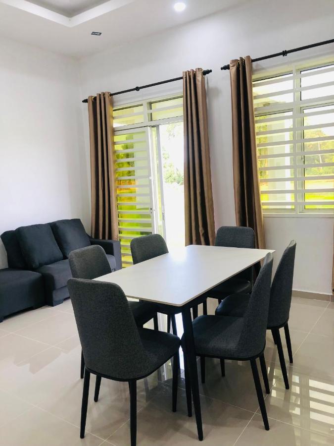 Aisyy Holiday home Kampong Sungai Baru